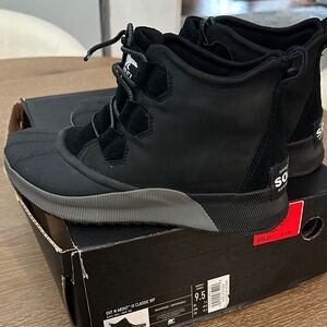 Sorel Black and Gray Ankle Boots